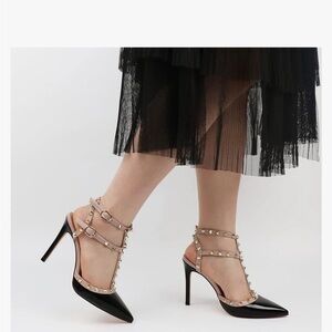 Chic Studded Black and Tan Heels